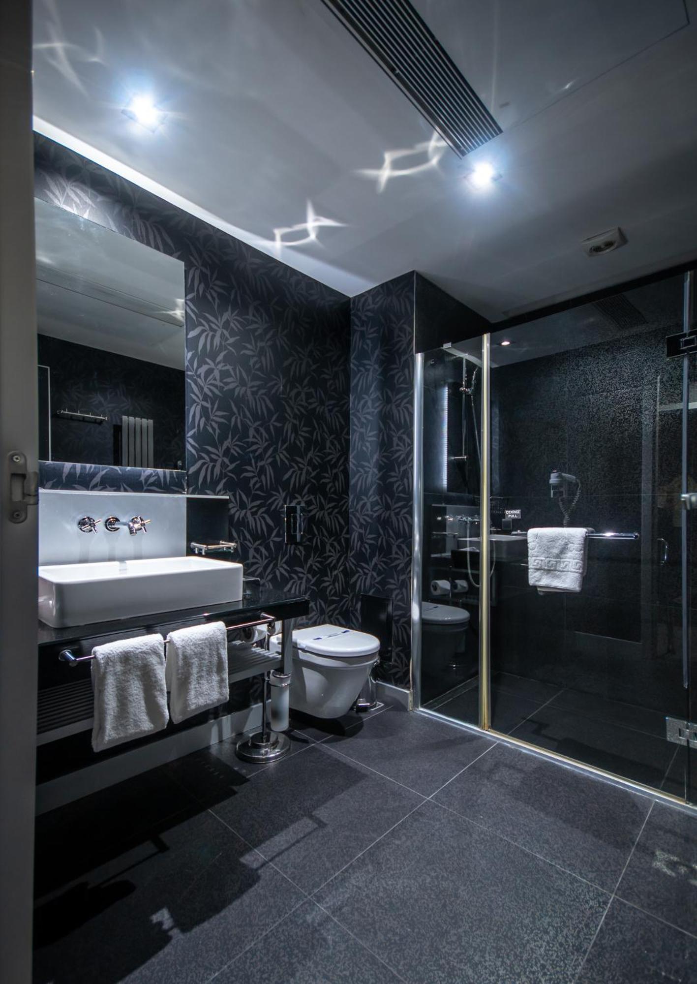 Vernazza Suites Истанбул Екстериор снимка